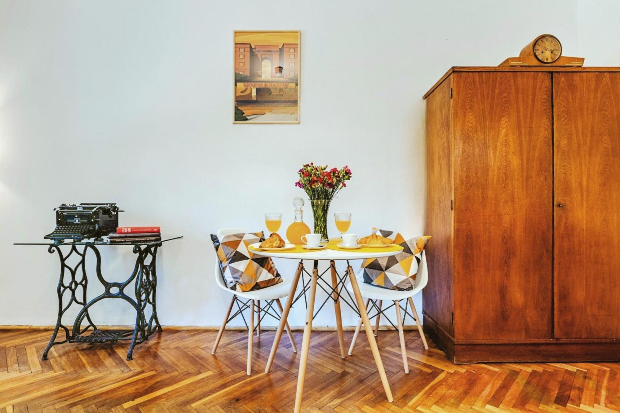 Na Muranowie - Mieszkanie Z Historia I In Muranow - A Flat With Warsaw History Eksteriør billede